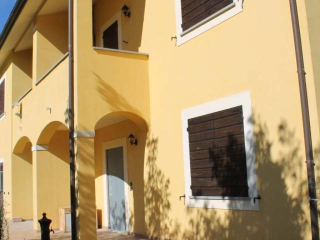 Casa indipendente in vendita a Foligno PG