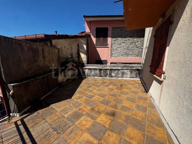 Casa indipendente in vendita a Follo, Carnea