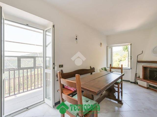 Casa indipendente in vendita a Follo SP