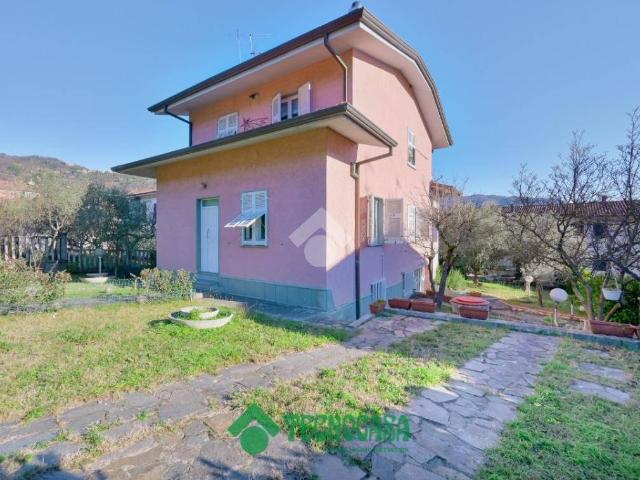 Casa indipendente in vendita a Follo SP