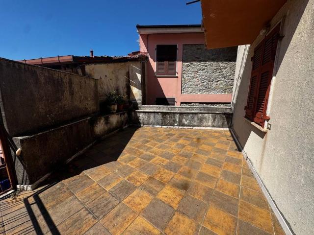 Casa indipendente in vendita a Follo SP