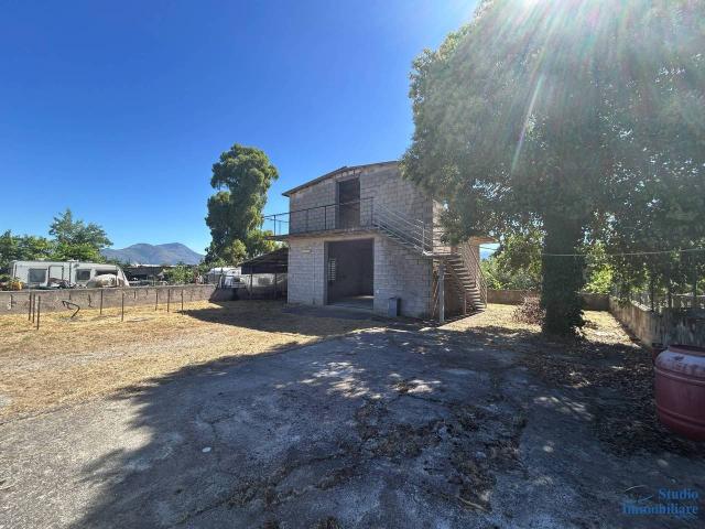 Casa indipendente in vendita a Fondi