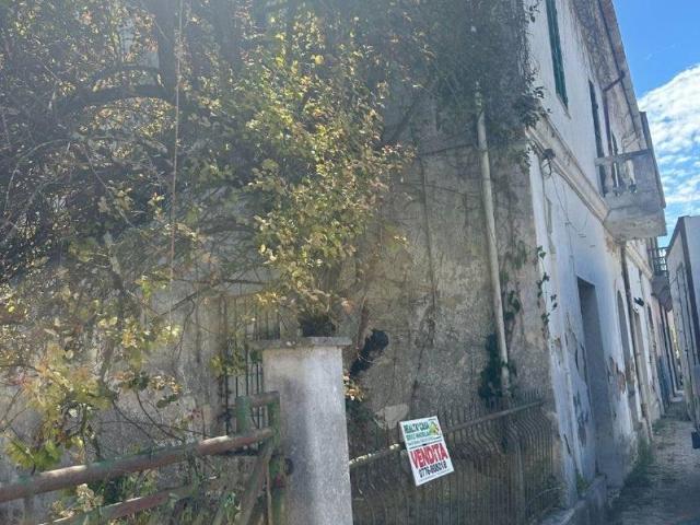 Casa indipendente in vendita a Fontana Liri FR