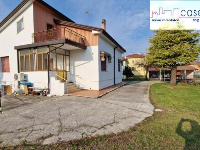 CASA INDIPENDENTE in VENDITA a FONTANAFREDDA di 8 vani