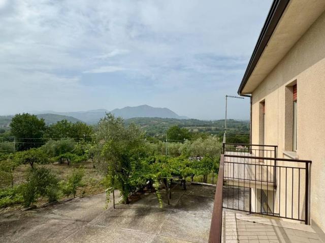 Casa indipendente in vendita a Fontanarosa AV