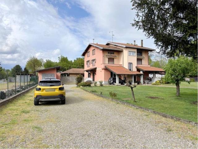 Casa indipendente in vendita a Fontaneto d'Agogna NO