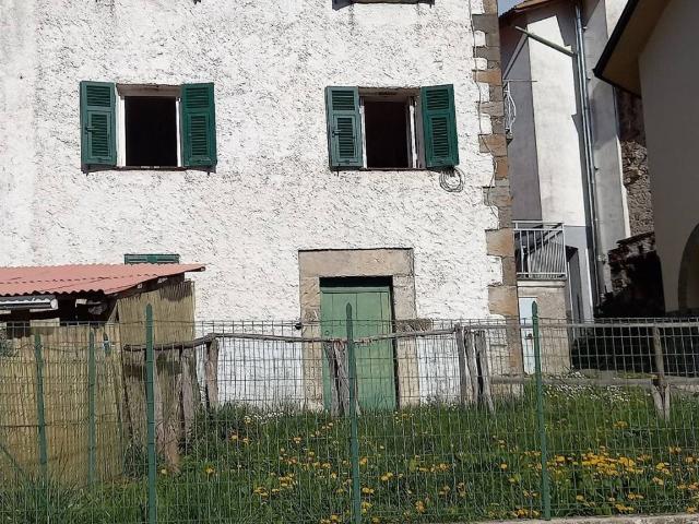 Casa indipendente in vendita a Fontanigorda GE
