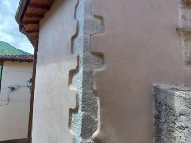 Casa indipendente in vendita a Fontecchio AQ