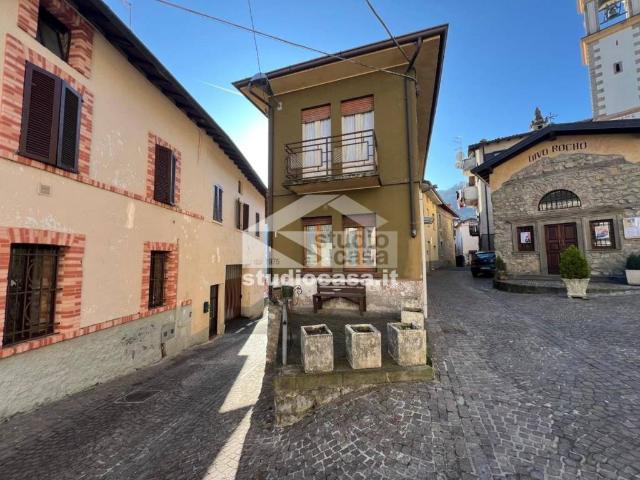 Casa indipendente in vendita a Fonteno BG