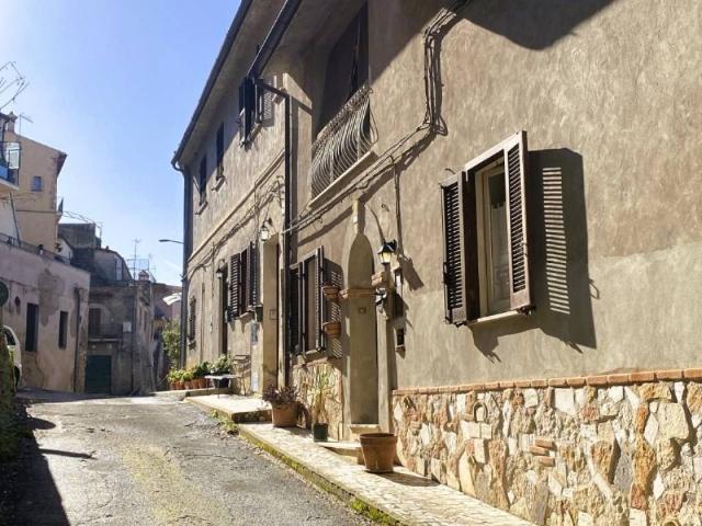 Casa indipendente in vendita a Forano RI