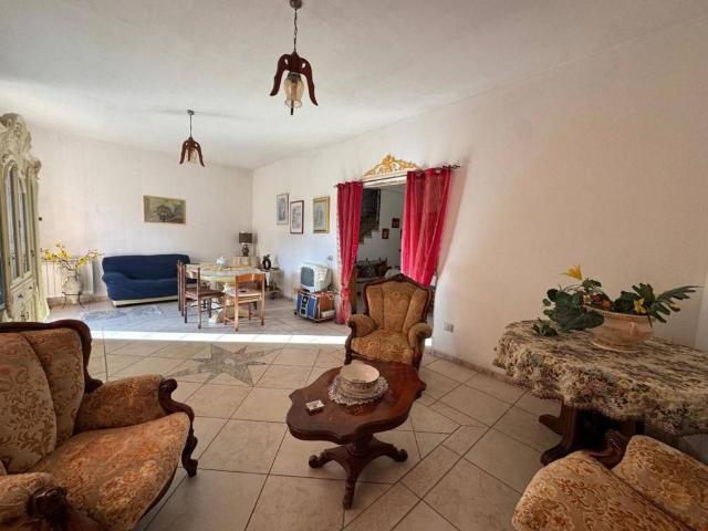 Casa indipendente in vendita a Fordongianus OR
