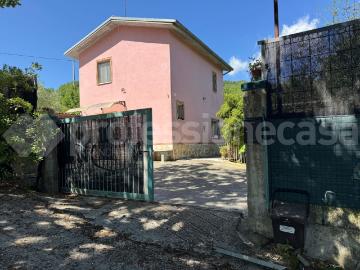 Casa indipendente in vendita a Forlì del Sannio