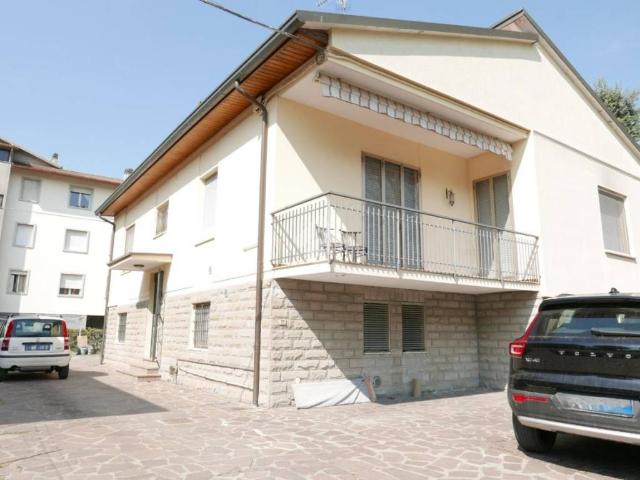 Casa indipendente in vendita a Forlì FC