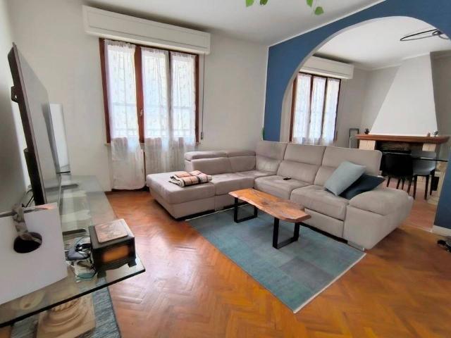 Casa indipendente in vendita a Santa Sofia FC