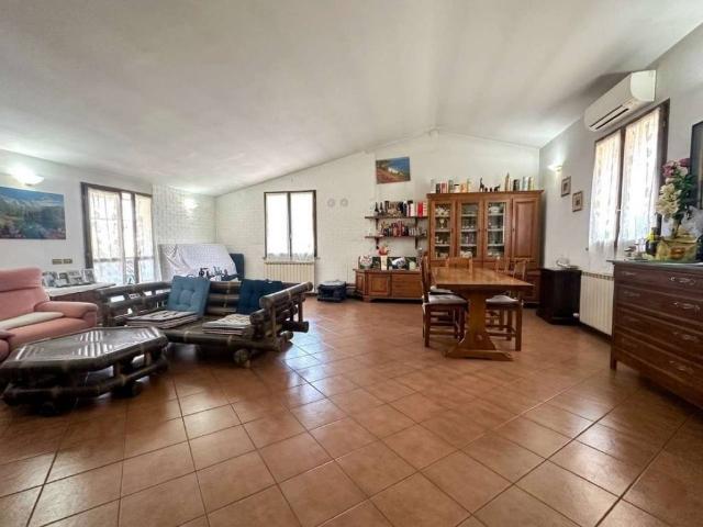 Casa indipendente in vendita a Forlì FC