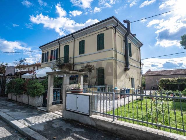 Casa indipendente in vendita a Forlì via Brando Brandi, 34, Carpena