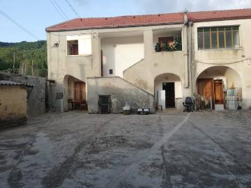 Casa indipendente in vendita a Formicola CE