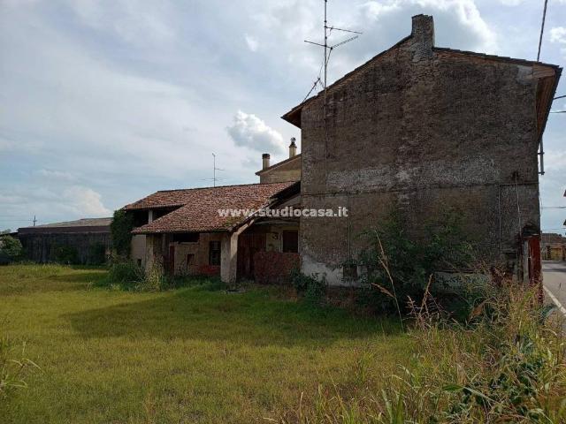 Casa indipendente in vendita a Formigara CR