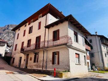 Casa indipendente in vendita a Forni di Sotto UD