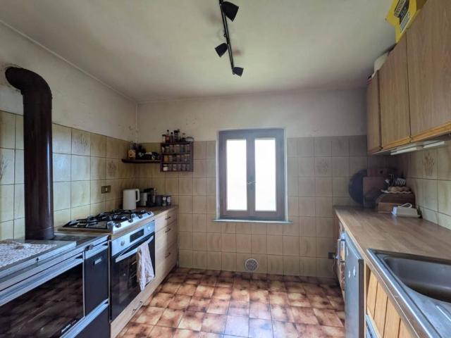 Casa indipendente in vendita a Fosciandora LU
