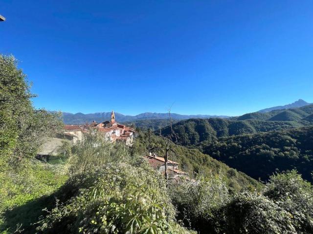 Casa indipendente in vendita a Fosdinovo MS