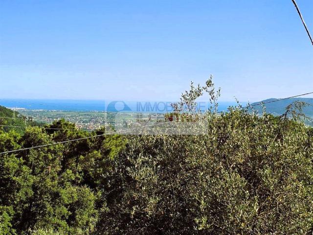 Casa indipendente in vendita a Fosdinovo MS