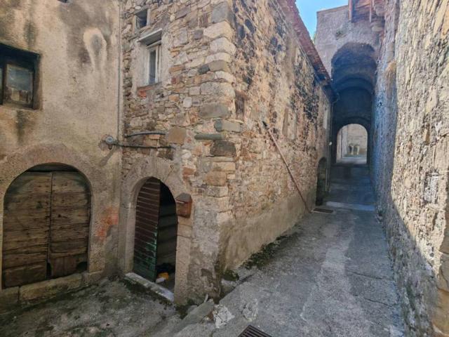 Casa indipendente in vendita a Fosdinovo MS