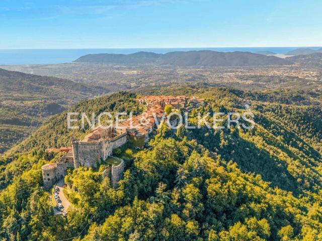 Casa indipendente in vendita a Fosdinovo MS