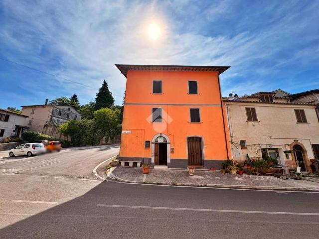 Casa indipendente in vendita a Fossato di Vico PG