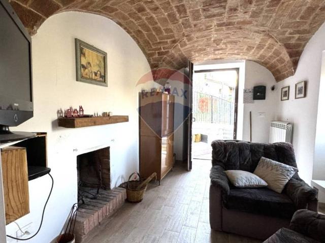 Casa indipendente in vendita a Fossa AQ