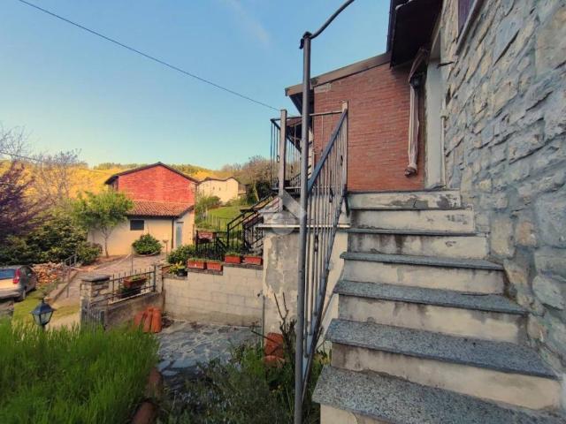 Casa indipendente in vendita a Fabbrica Curone AL