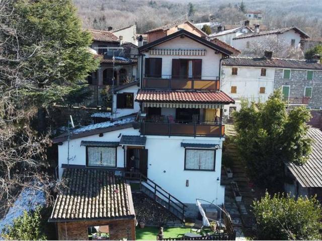 Casa indipendente in vendita a Fabbrica Curone AL