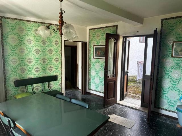Casa indipendente in vendita a Fabbriche di Vergemoli LU