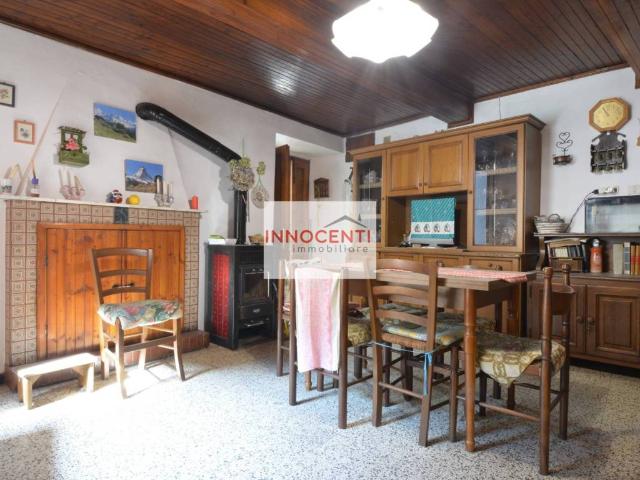 Casa indipendente in vendita a Fabbriche di Vergemoli LU
