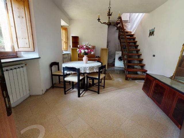 Casa indipendente in vendita a Fabbriche di Vergemoli LU