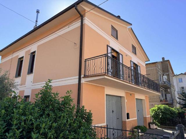 Casa indipendente in vendita a Fabro TR