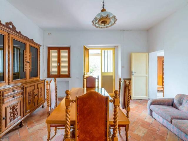 Casa indipendente in vendita a Fabriano AN