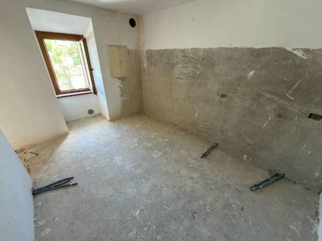 Casa indipendente in vendita a Fabriano AN