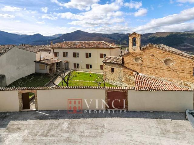 Casa indipendente in vendita a Fabriano AN