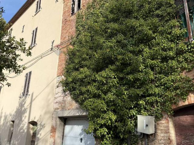 Casa indipendente in vendita a Fabriano AN