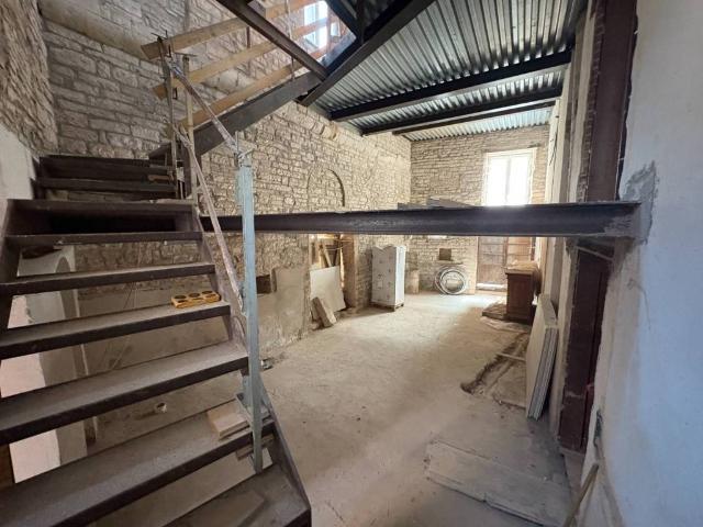 Casa indipendente in vendita a Fabriano AN