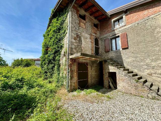 Casa indipendente in vendita a Faedis UD