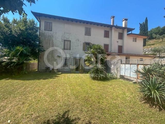 Casa indipendente in vendita a Faedis UD