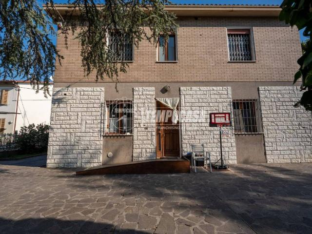 Casa indipendente in vendita a Faenza RA