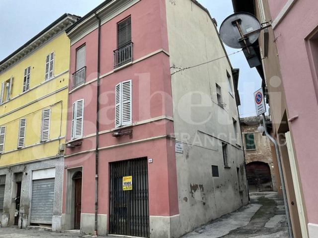 Casa indipendente in vendita a Faenza