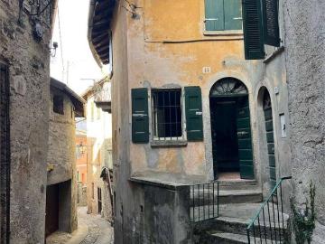 Casa indipendente in vendita a Faggeto Lario CO