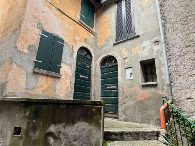 Casa indipendente in vendita a Faggeto Lario CO