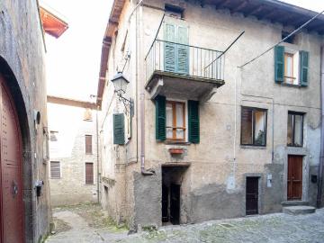 Casa indipendente in vendita a Faggeto Lario CO
