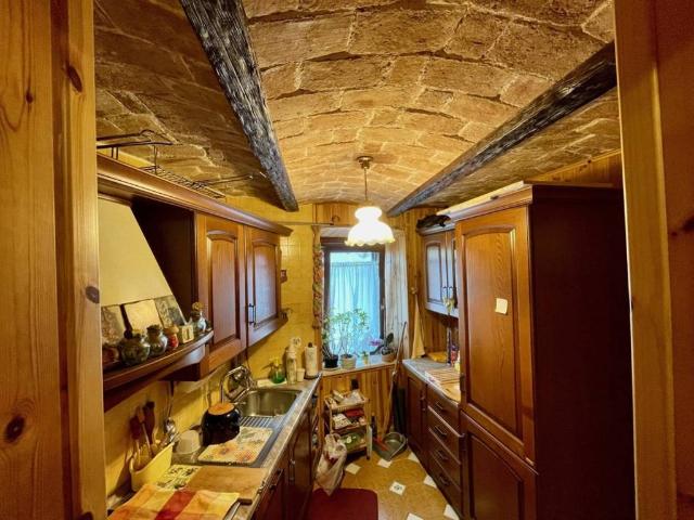 Casa indipendente in vendita a Fagnano Alto AQ