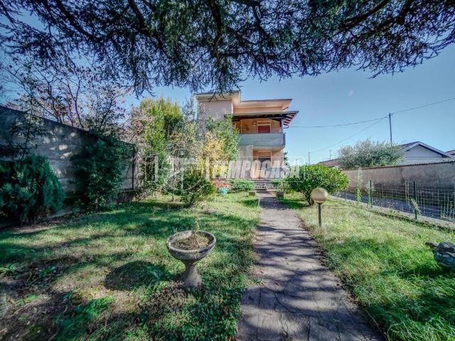 Villa in vendita a Fagnano Olona VA